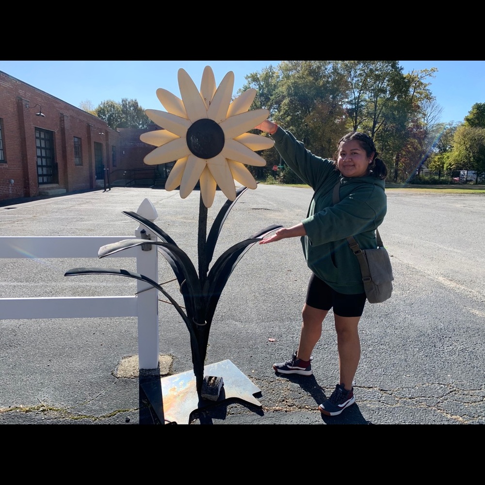 Meet your Posher, Yessenia
